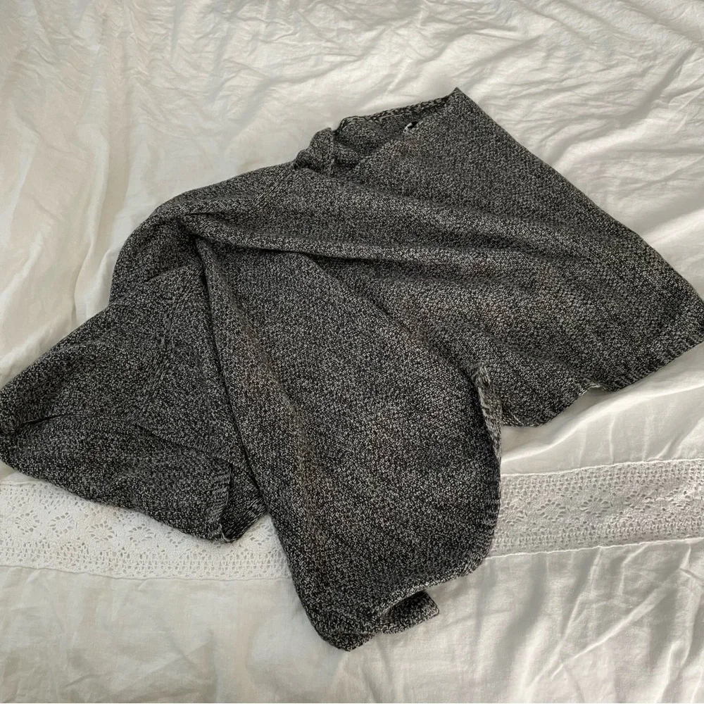 Magaschoni heathered gray black wool cashmere wrap scarf - Picture 5 of 5